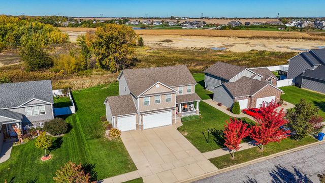 688 Village Pkwy, Lowell, IN 46356