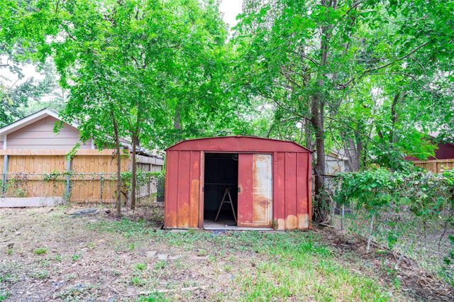 9214 Woodland Oaks Drive, Houston, TX 77040