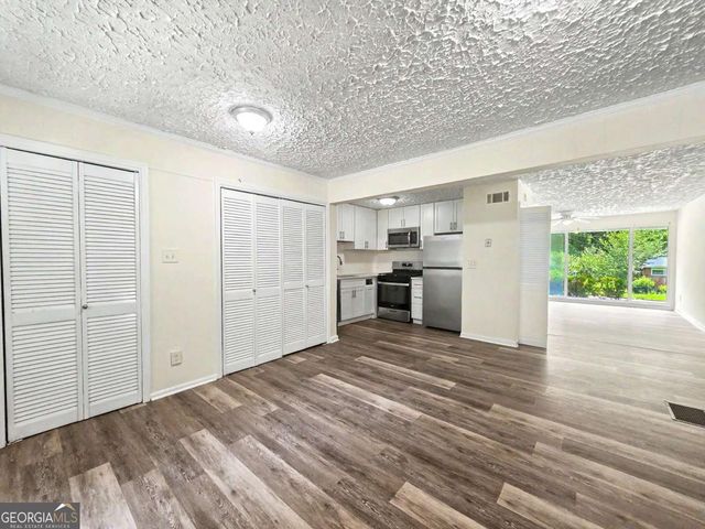 2559 Dale Creek Drive NW, Atlanta, GA 30318
