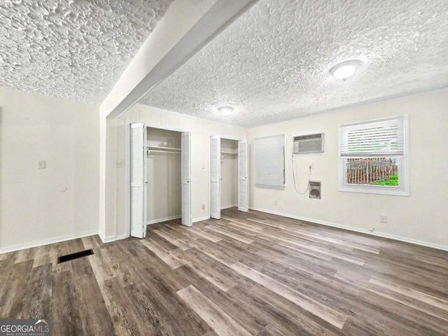 2559 Dale Creek Drive NW, Atlanta, GA 30318