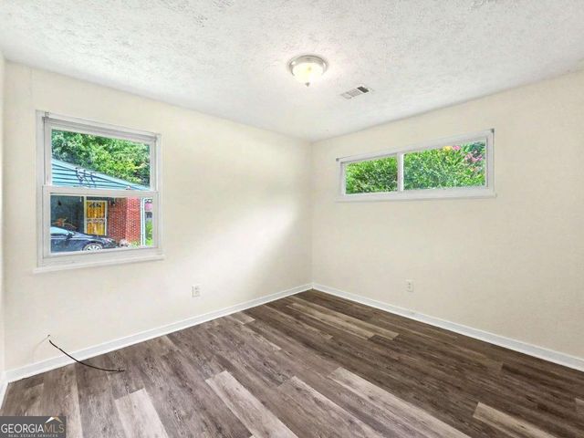 2559 Dale Creek Drive NW, Atlanta, GA 30318