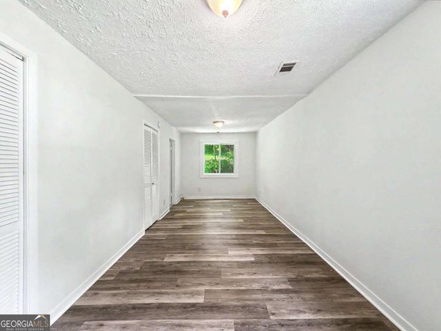 2559 Dale Creek Drive NW, Atlanta, GA 30318