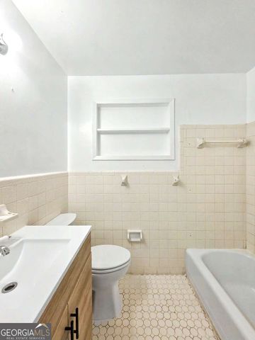 2559 Dale Creek Drive NW, Atlanta, GA 30318
