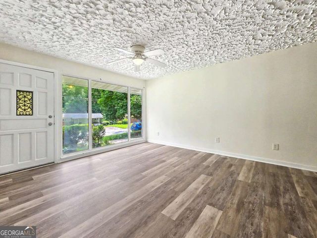 2559 Dale Creek Drive NW, Atlanta, GA 30318