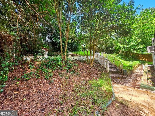 2559 Dale Creek Drive NW, Atlanta, GA 30318