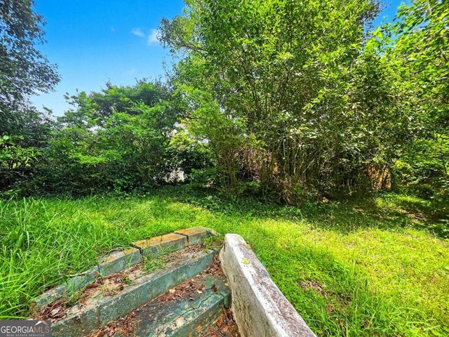 2559 Dale Creek Drive NW, Atlanta, GA 30318