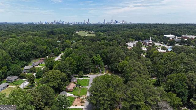 2559 Dale Creek Drive NW, Atlanta, GA 30318