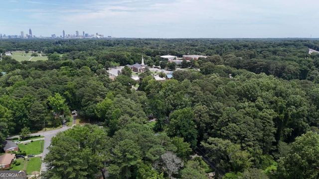 2559 Dale Creek Drive NW, Atlanta, GA 30318