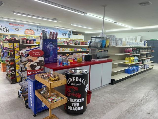 2243 Simms St, Hollywood, FL 33020