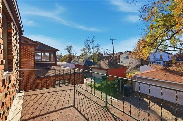 18961 Pennington Drive, Detroit, MI 48221