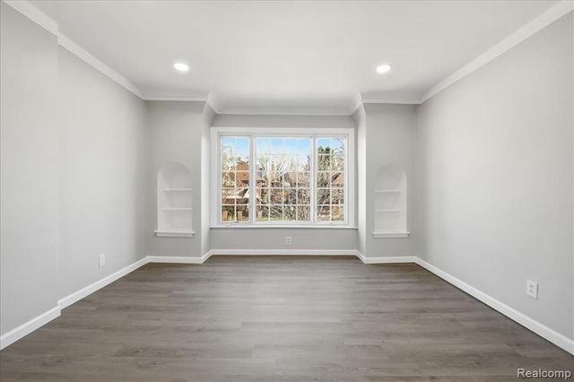 18961 Pennington Drive, Detroit, MI 48221