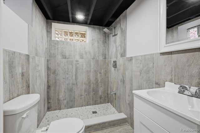 18961 Pennington Drive, Detroit, MI 48221