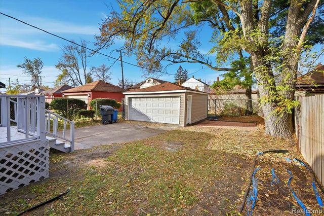 18961 Pennington Drive, Detroit, MI 48221