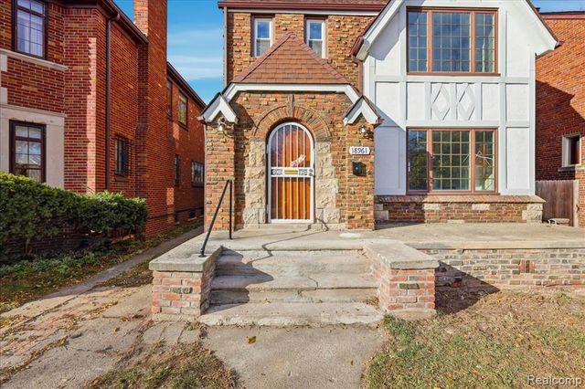 18961 Pennington Drive, Detroit, MI 48221