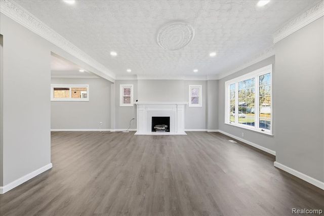 18961 Pennington Drive, Detroit, MI 48221