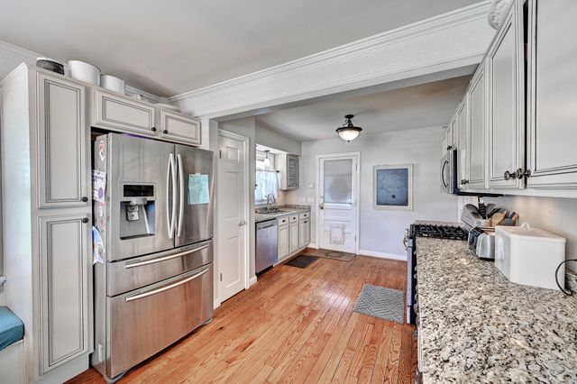 102 Pleasant Ridge Avenue, Fort Mitchell, KY 41017