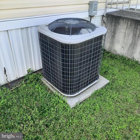 1047 SAGE AVE, Reading, PA 19605