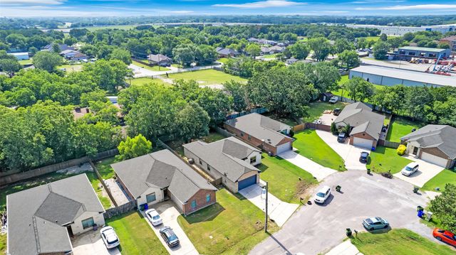 4902 Rimwood Drive, Balch Springs, TX 75180