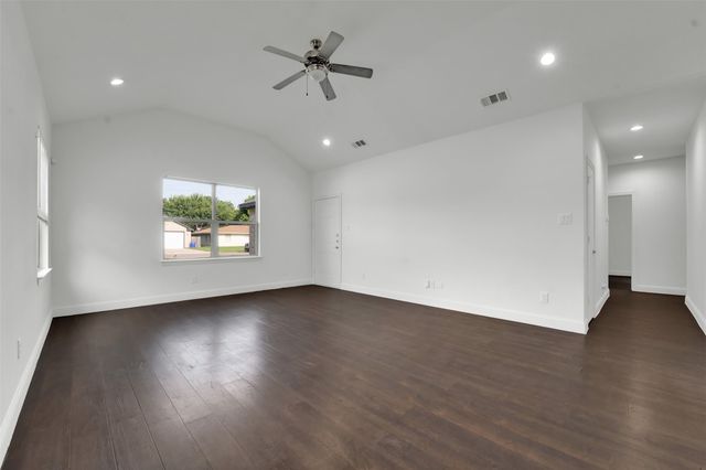 4902 Rimwood Drive, Balch Springs, TX 75180