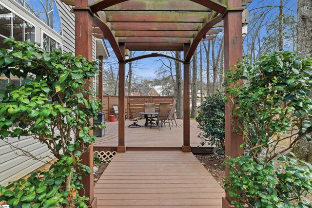 18 Neyland Drive, Fountain Inn, SC 29644