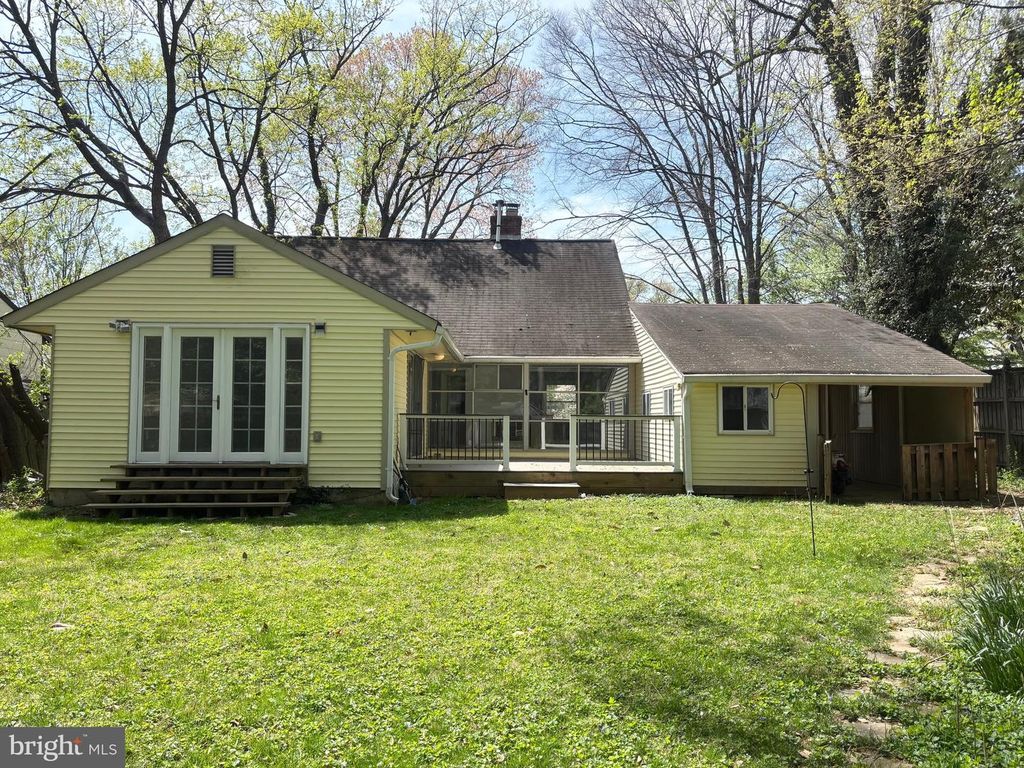 Image 30 of property listing at 1702 MCAULIFFE DR, Rockville, MD 20851