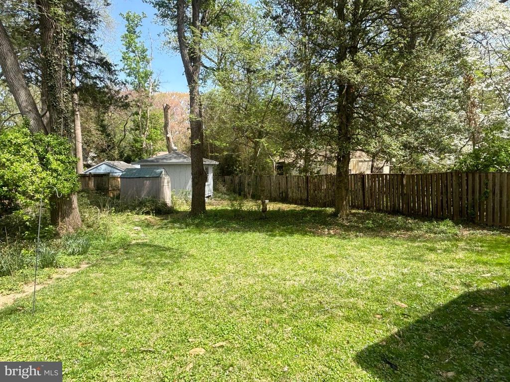 Image 32 of property listing at 1702 MCAULIFFE DR, Rockville, MD 20851