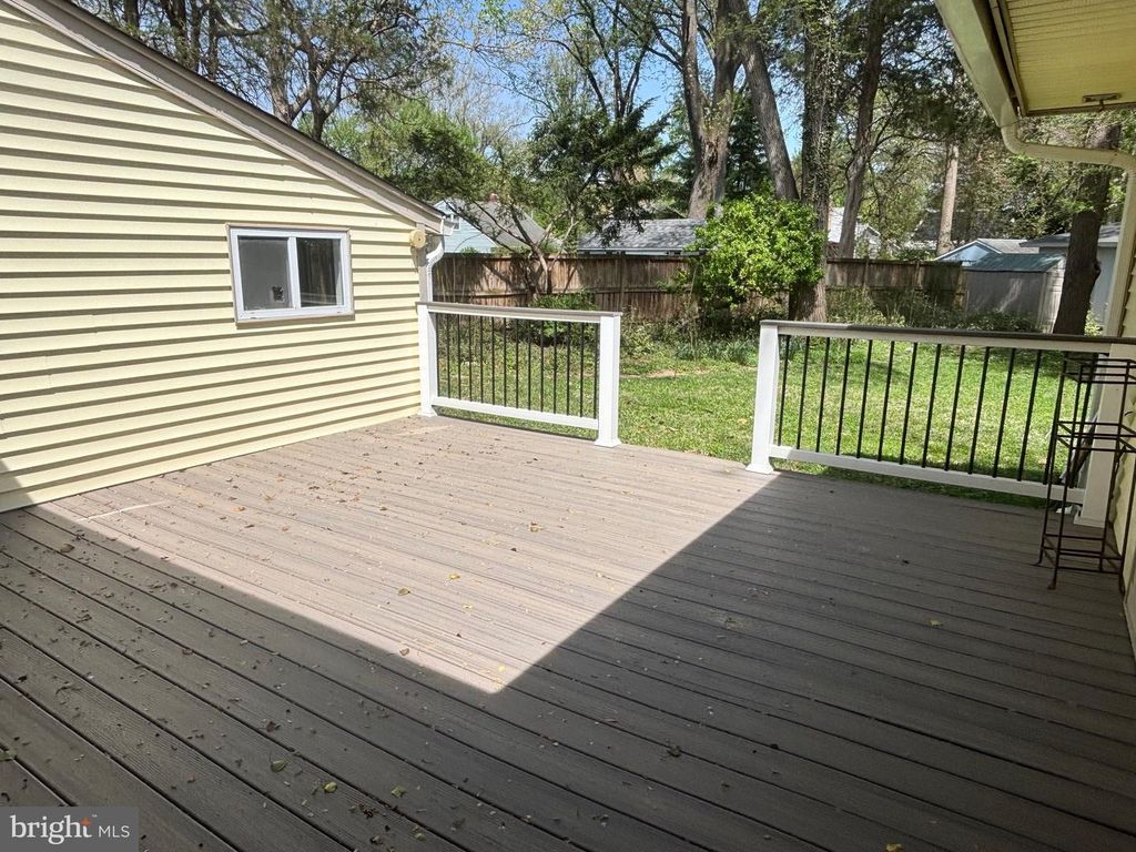 Image 33 of property listing at 1702 MCAULIFFE DR, Rockville, MD 20851