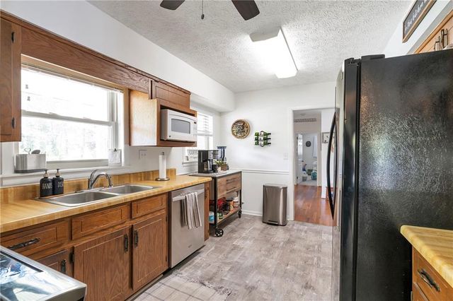 2037 Pine Tree Trail, Gainesville, GA 30501