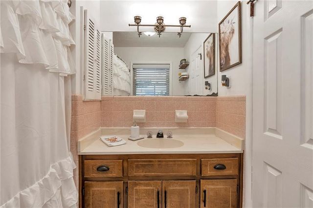 2037 Pine Tree Trail, Gainesville, GA 30501