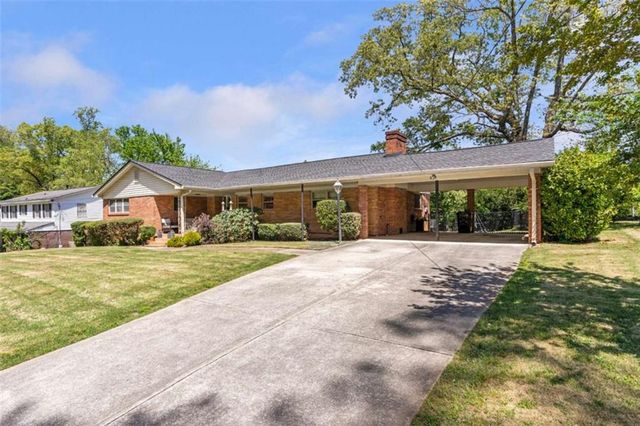 2037 Pine Tree Trail, Gainesville, GA 30501