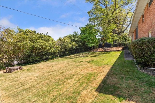 2037 Pine Tree Trail, Gainesville, GA 30501