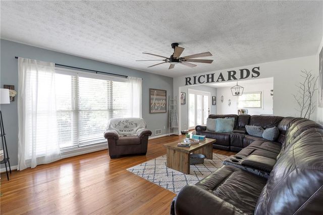 2037 Pine Tree Trail, Gainesville, GA 30501