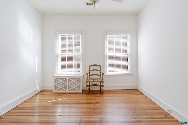 17 N WASHINGTON ST, Staunton, VA 24401