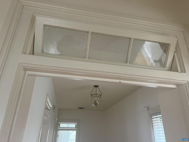 17 N WASHINGTON ST, Staunton, VA 24401