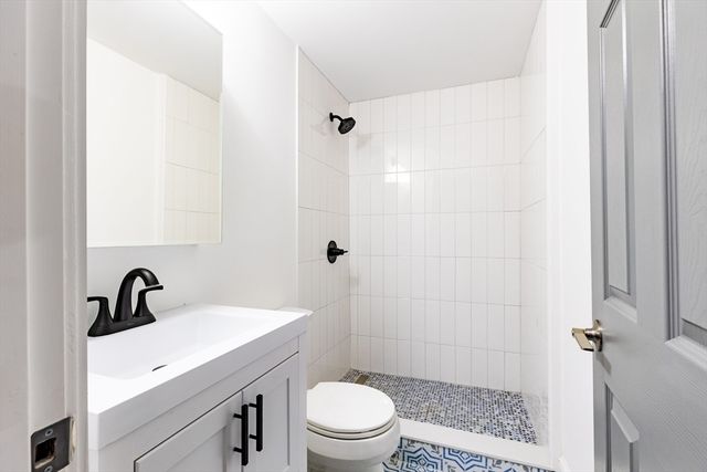 178 L Street 3, Boston, MA 02127