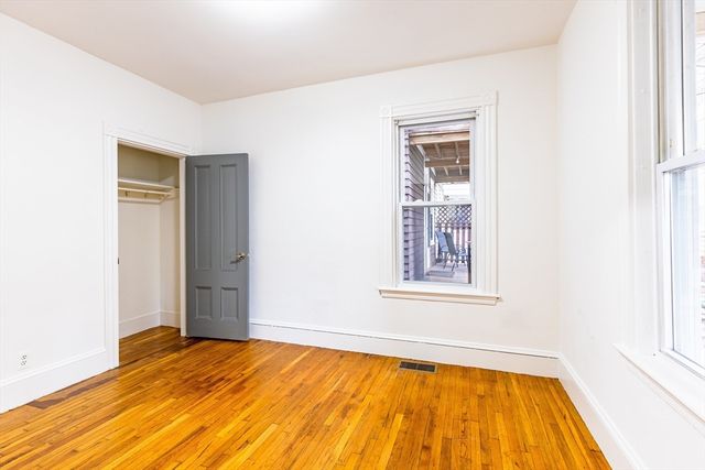 178 L Street 3, Boston, MA 02127