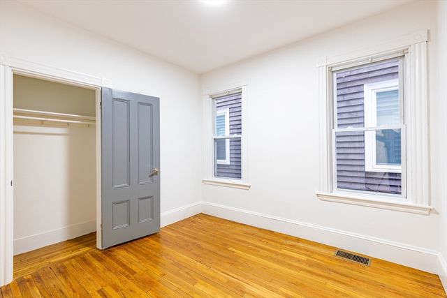 178 L Street 3, Boston, MA 02127