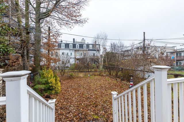 178 L Street 3, Boston, MA 02127