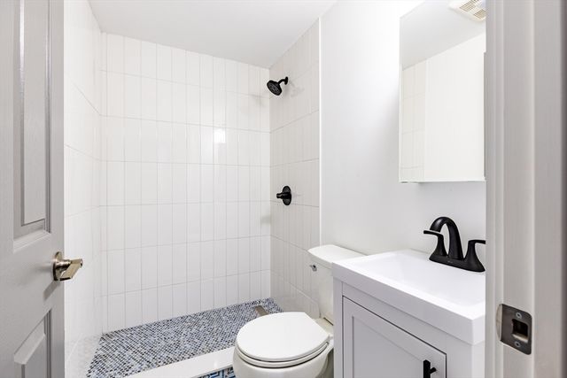 178 L Street 3, Boston, MA 02127