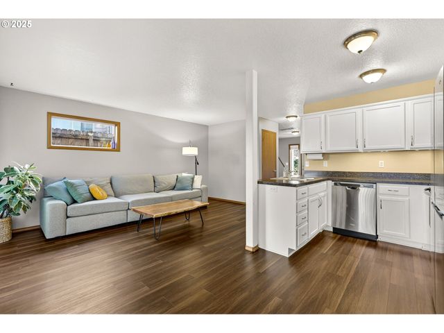 17829 BALKEN Ave, Sandy, OR 97055