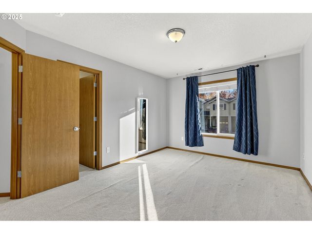 17829 BALKEN Ave, Sandy, OR 97055