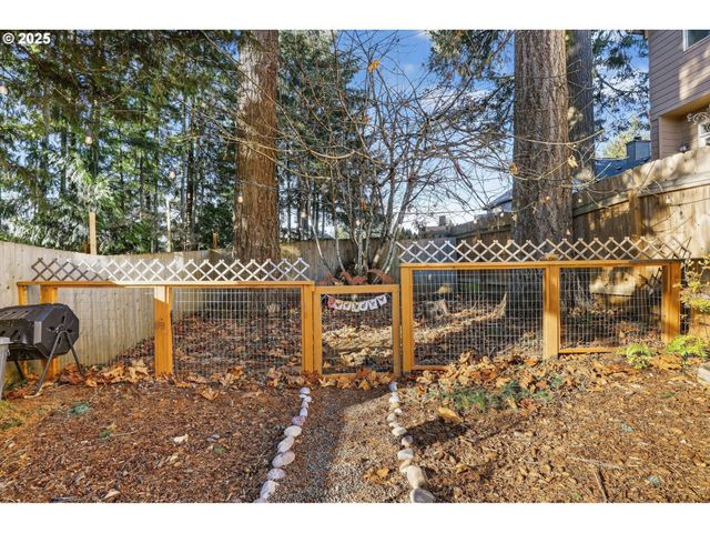 17829 BALKEN Ave, Sandy, OR 97055