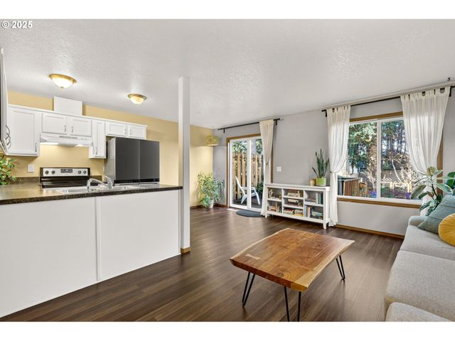 17829 BALKEN Ave, Sandy, OR 97055