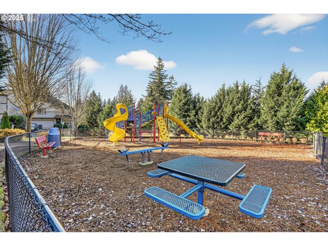 17829 BALKEN Ave, Sandy, OR 97055