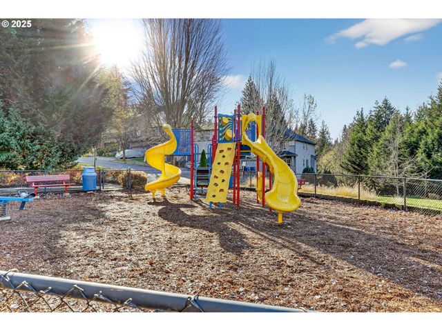 17829 BALKEN Ave, Sandy, OR 97055