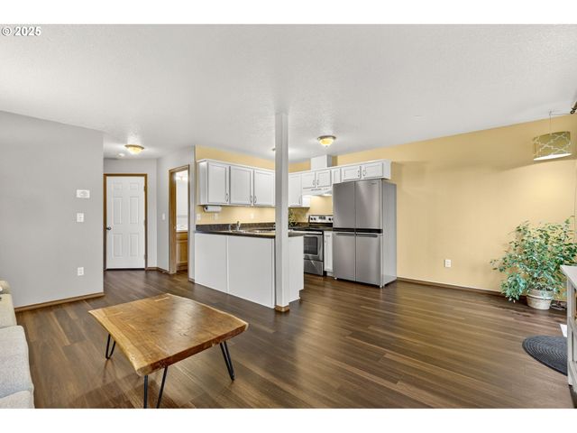 17829 BALKEN Ave, Sandy, OR 97055