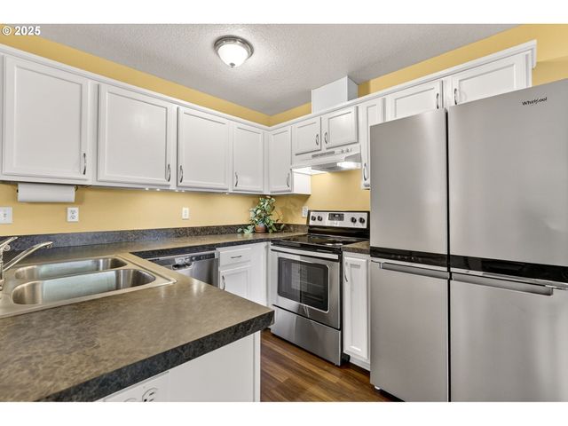 17829 BALKEN Ave, Sandy, OR 97055