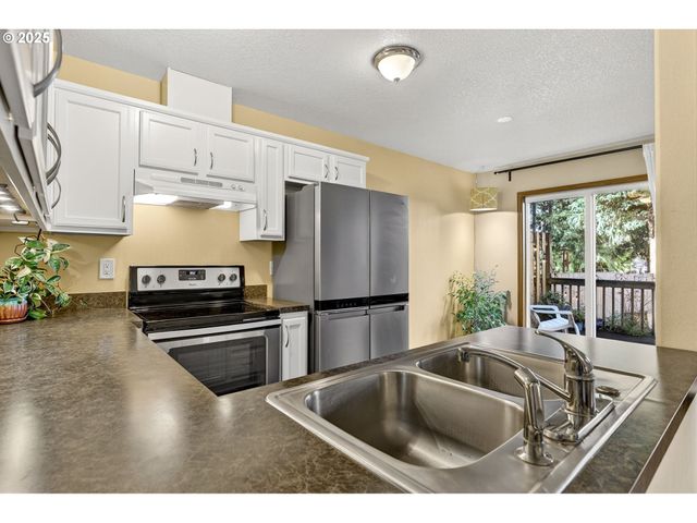 17829 BALKEN Ave, Sandy, OR 97055