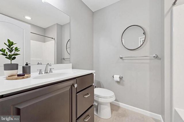 215 KENNEDY DR, Coatesville, PA 19320