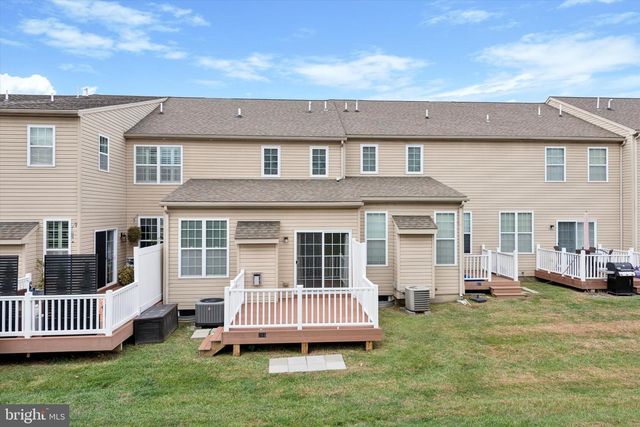 215 KENNEDY DR, Coatesville, PA 19320